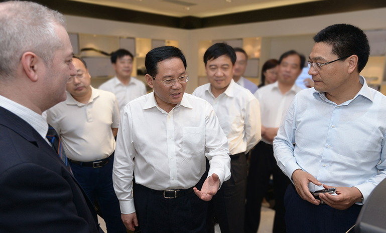 166987778373459596D9.jpg 20130607 浙江省长李强视察xcsports集团(20221025) 官网使用.jpg